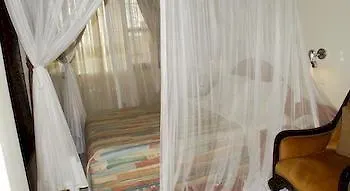 2 Friends Beach Hotel Entebbe 4*,