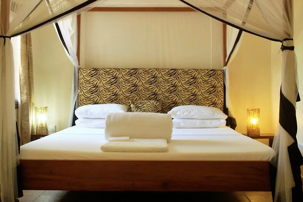 **** Resort 2 Friends Beach Hotel Entebbe Uganda