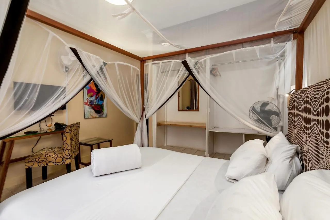 2 Friends Beach Hotel Entebbe 4*,  Uganda
