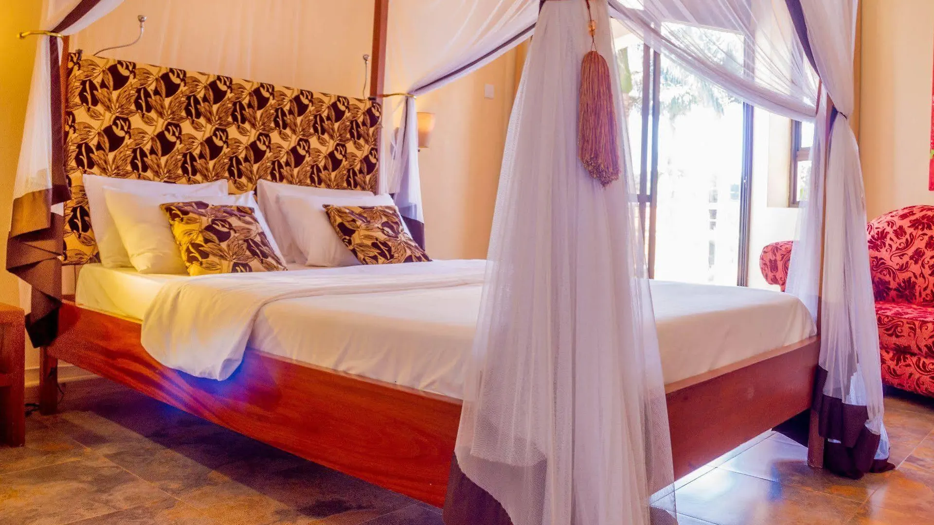 2 Friends Beach Hotel Entebbe 4*,  Uganda