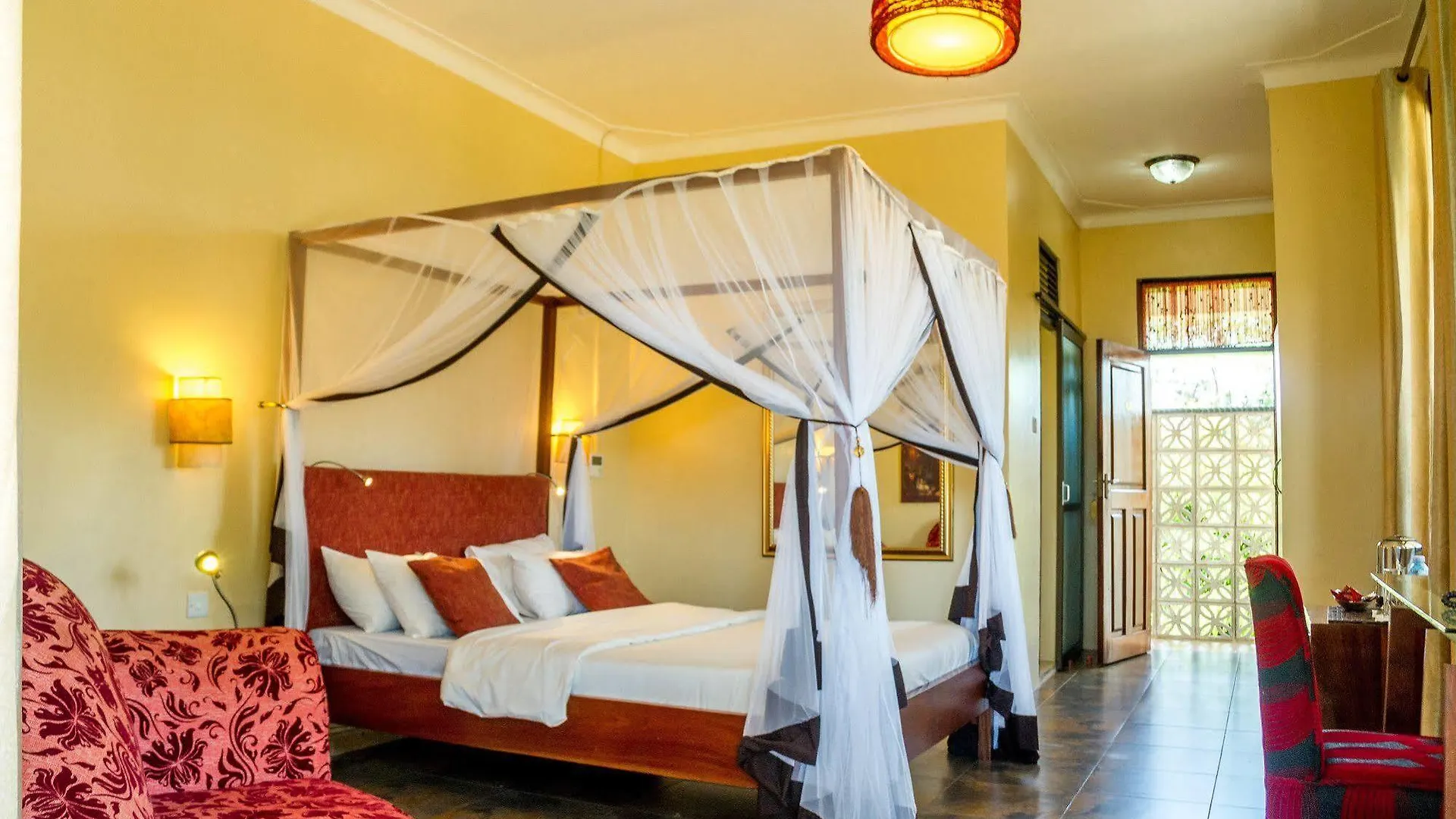2 Friends Beach Hotel Entebbe Resort